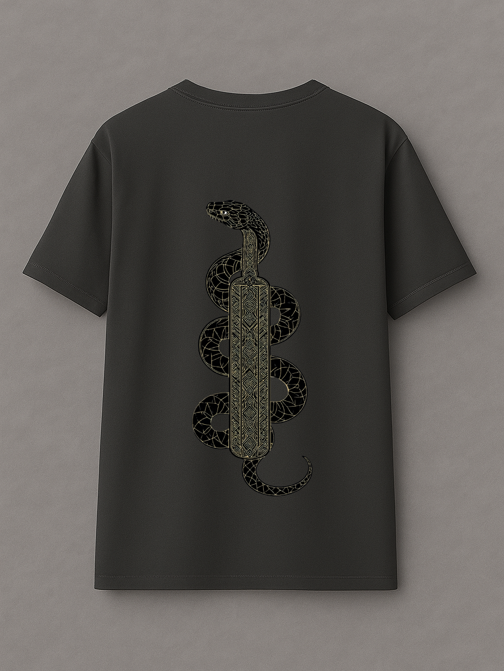 Coiled Snake - Oversize T-Shirt
