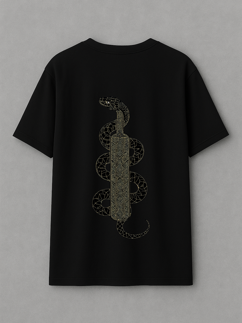 Coiled Snake - Oversize T-Shirt